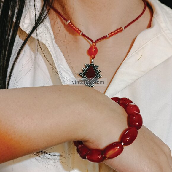 Black Friday Beaded Chain Pendant Necklace with Beaded Bracelet - Picture 5 of 6